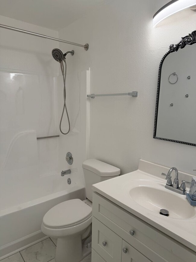 Building Photo - Beautiful Updated Ranch Style Home