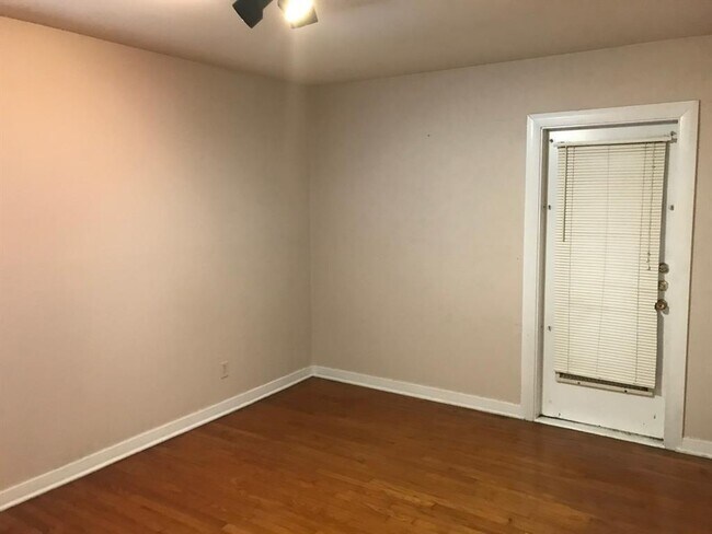 Building Photo - 1831 De Milo Dr