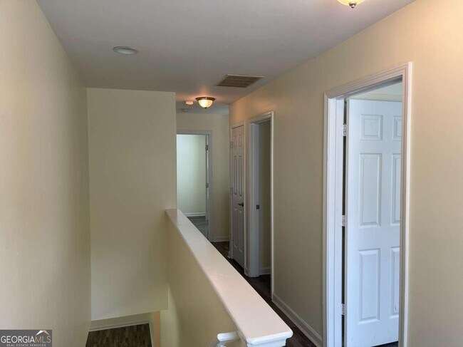 Building Photo - 5553 Sable Way
