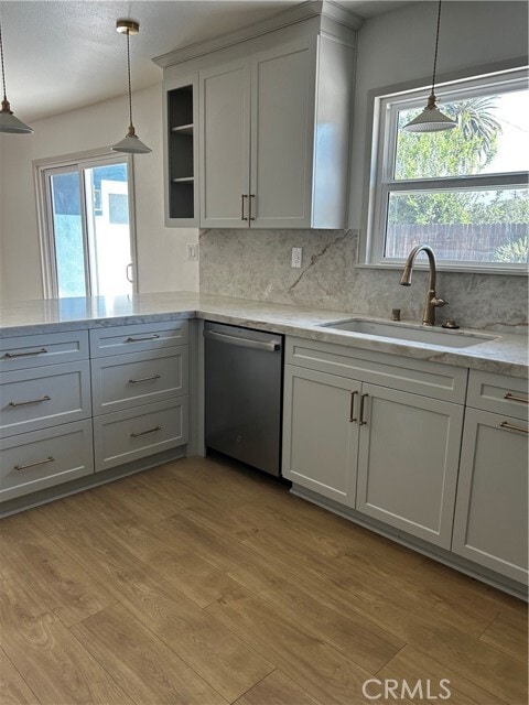 Building Photo - 717 Serpentine Dr