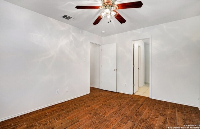 Building Photo - 10603 N Shaenridge