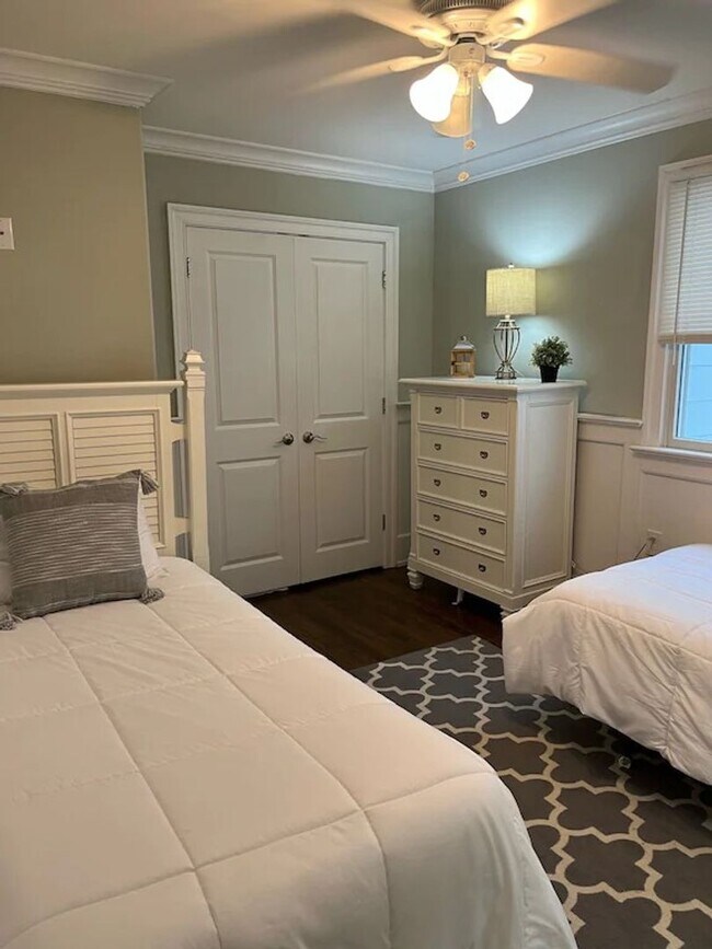 Building Photo - Avalon Bayside Condo - Sleeps 8 - Winter Rental Only