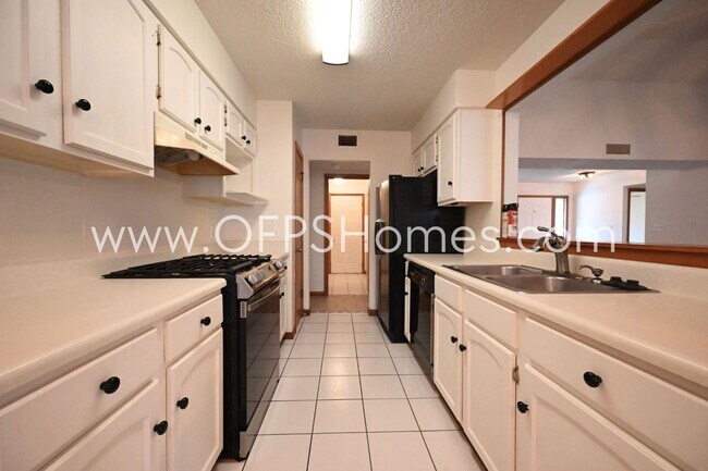 Building Photo - Ranch Style Home in Niceville