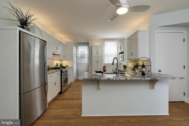 Building Photo - 30 Vandeventer Ave