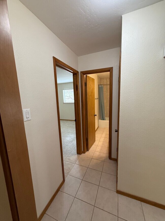 Building Photo - 2719 Topley Ave