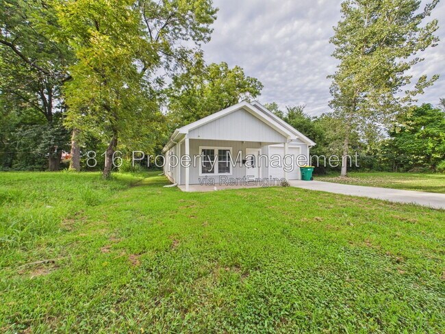 Building Photo - 4100 Waverly Ave