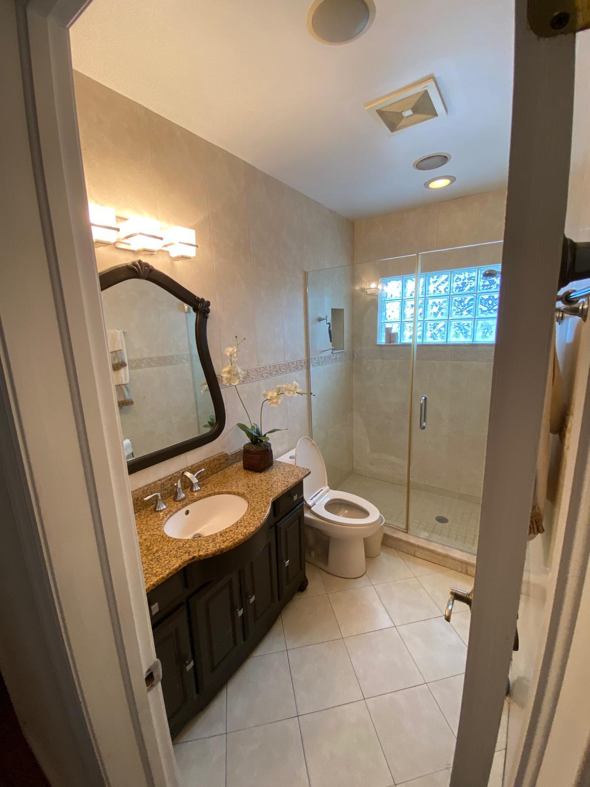 Building Photo - 3725 SW 60th Ct