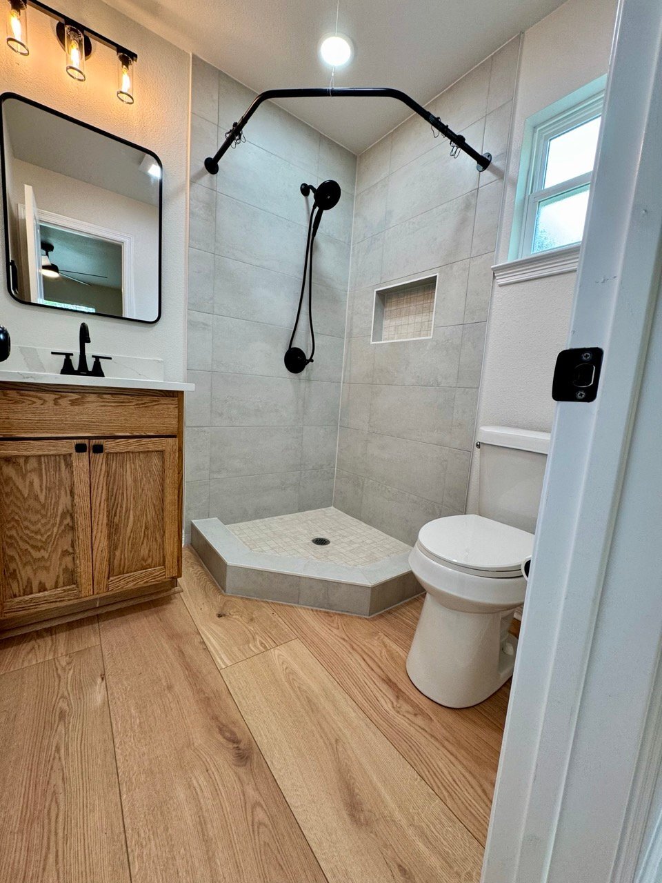 Building Photo - 806 S 23rd St