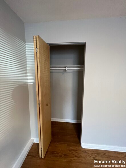 Building Photo - 109 Babcock St