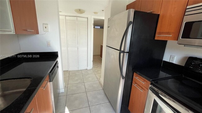 Building Photo - 650 NE 64th St