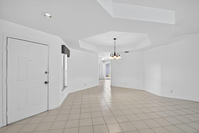 Building Photo - 11570 Briarwood Cir