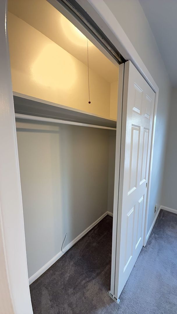 Building Photo - 2BR Duplex with Washer/Dryer + Fresh Updates + Lawn care included