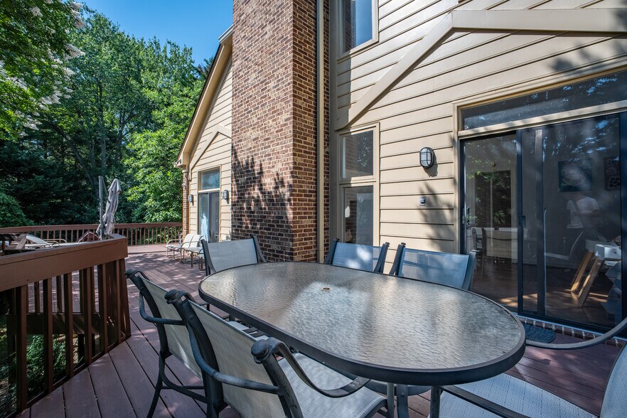 Wrap Around Deck - 7624 Wheatcroft Ct