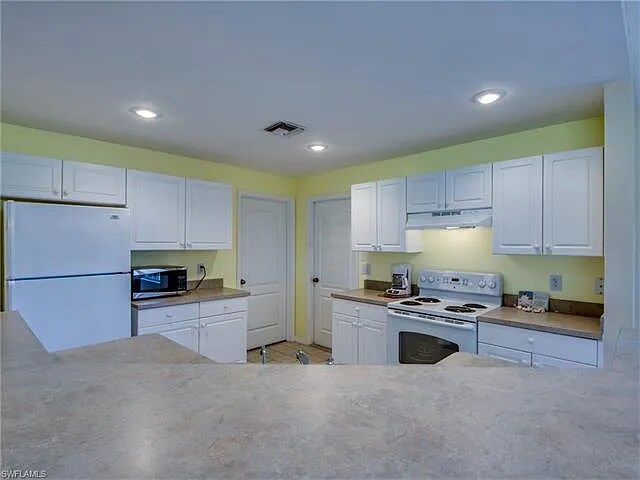 Building Photo - 3610 NE 12th Ct