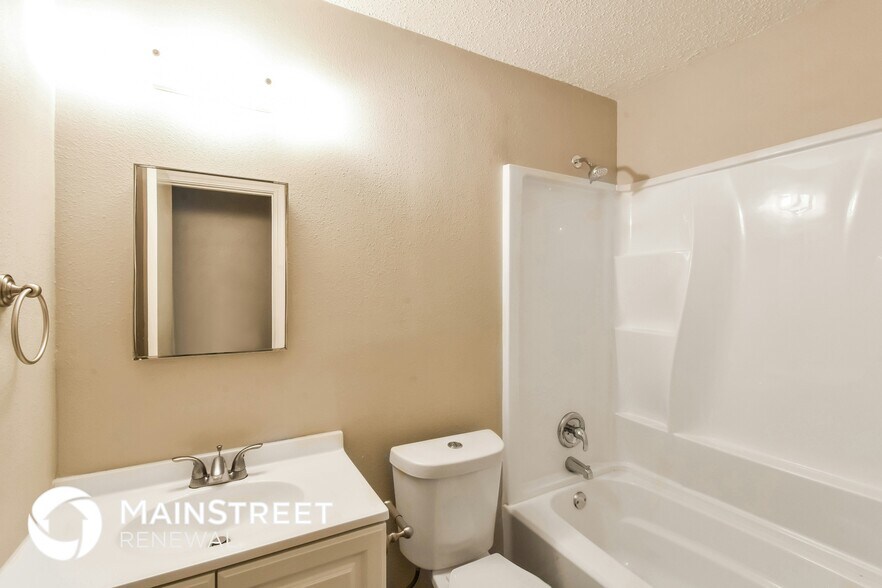 Building Photo - 8027 Chestnut Cape Dr