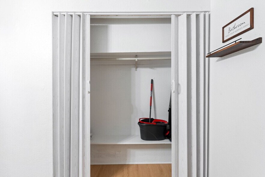 Building Photo - 3903 E Powhatan Ave