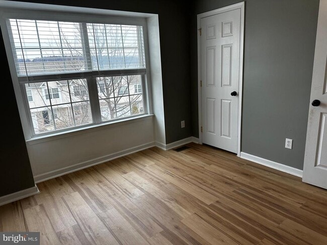 Building Photo - 2732 Shelburne Rd