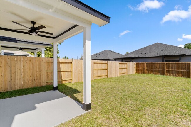 Building Photo - 7927 Colonial Ln