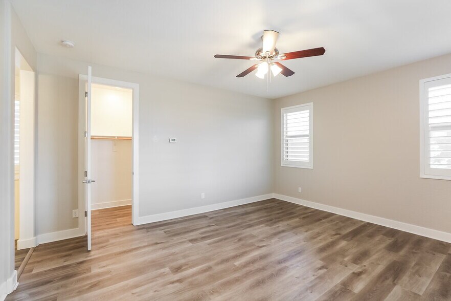 Building Photo - 10605 E Durant Dr