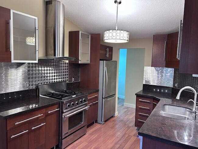 Building Photo - Burnt Bridge Creek 4 bedroom- Single Level