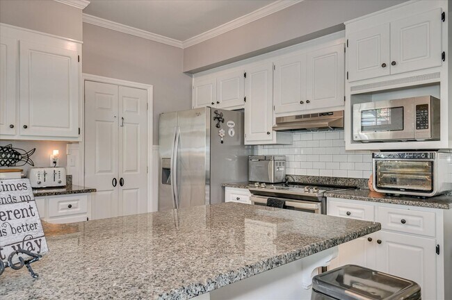 Building Photo - 4441 McManus Ct