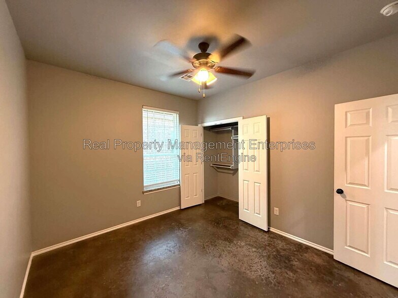 Building Photo - 7508 Redbud Villas Ct