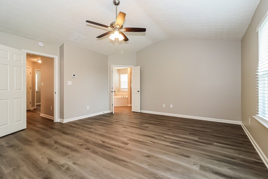 Building Photo - 266 Silver Arrow Cir