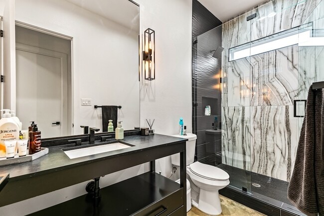 Building Photo - 1211 Bonnie View Rd