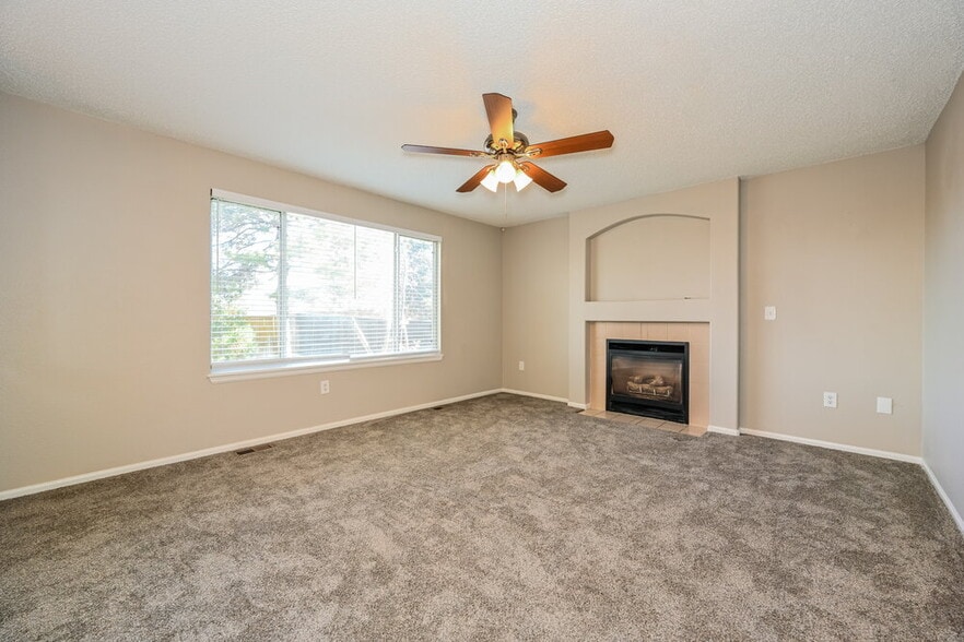 Building Photo - 9616 S Castle Ridge Cir