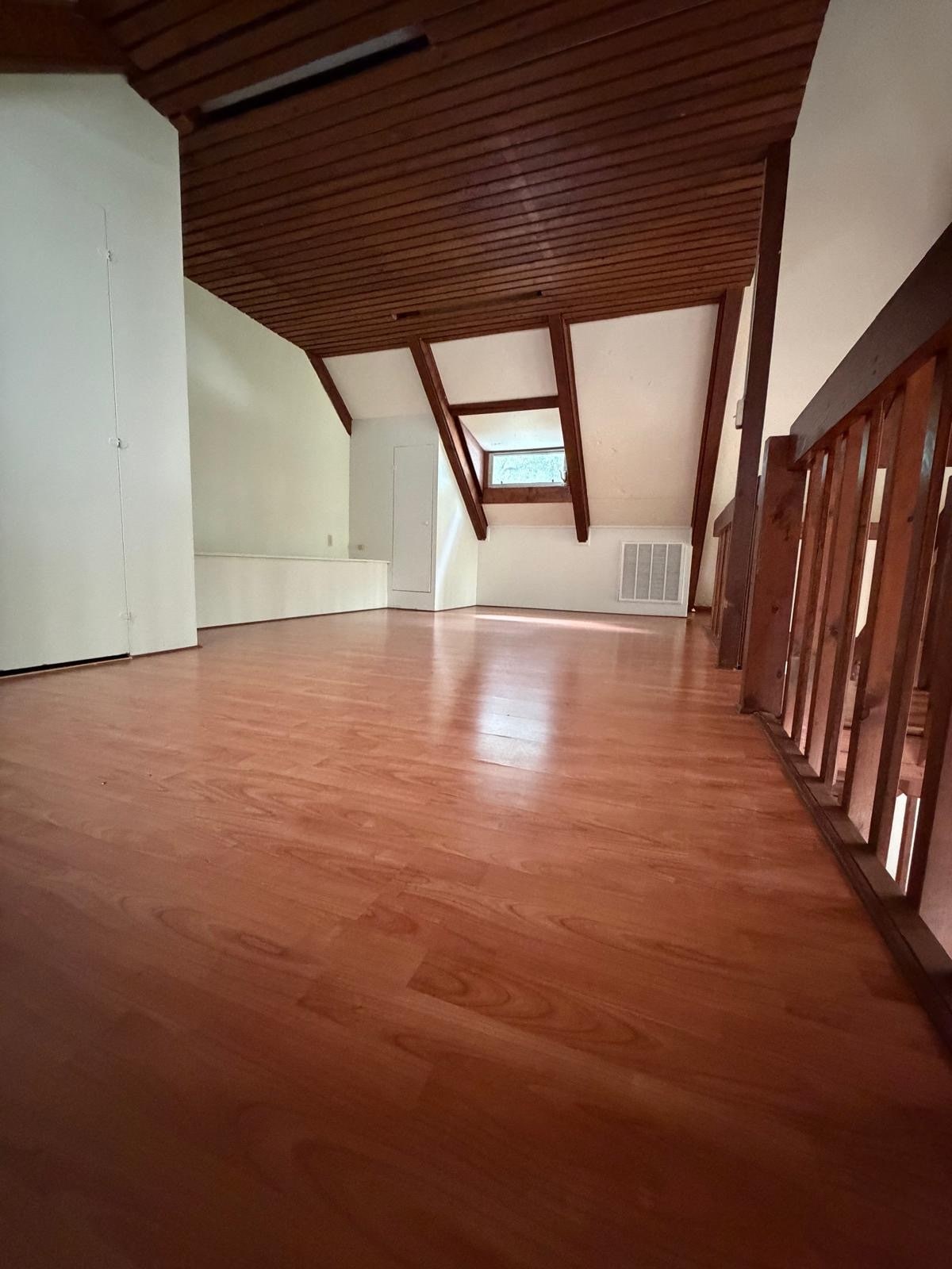 Loft - 2609 Hillsdale Ave