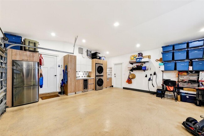 Building Photo - 8820 SW 85th Terrace