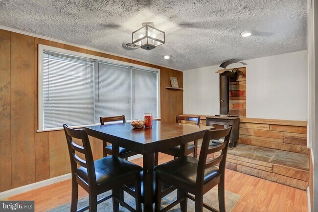 Building Photo - 24414 Graham Ave