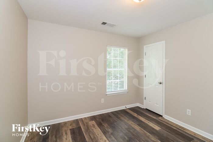 Building Photo - 306 Edge Hill Ct