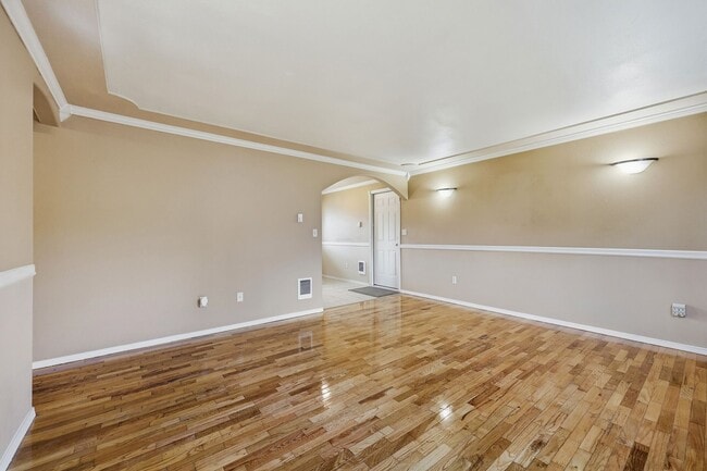 Building Photo - Move in Ready! 3 bedroom 1 bath, North Thurston School District.