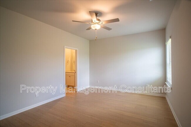 Building Photo - 22845 Dashwood Ln