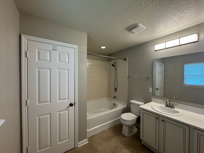 Building Photo - Available NOW!!Your Dream Home Awaits: Luxurious 3-Bedroom Oasis, Just Minutes from Daytona Beach!