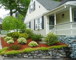 Building Photo - 216 5th St