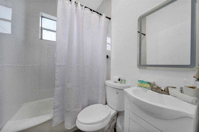 Building Photo - 1029 SW 5th St