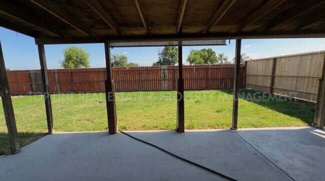 Building Photo - Brand New Fully Remodeled Home Near Cypress School in Tulare! Available Now!