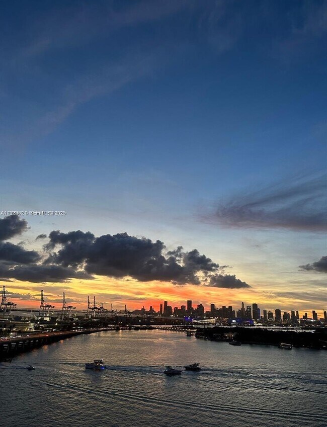 Building Photo - 540 West Ave