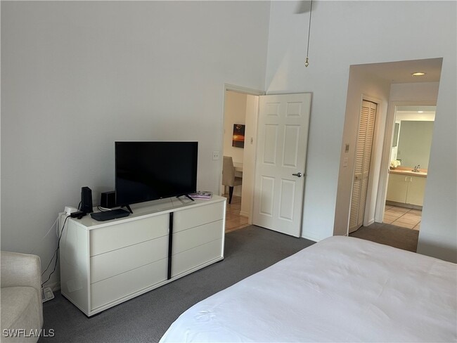 Building Photo - 740 Lambton Ln