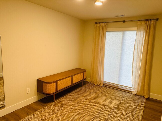 Building Photo - Gorgeous Custom Camas Home