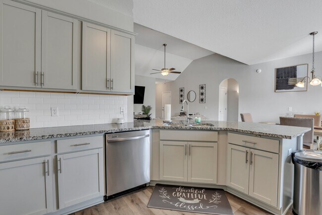 Building Photo - 181 Sunflower Cir NE