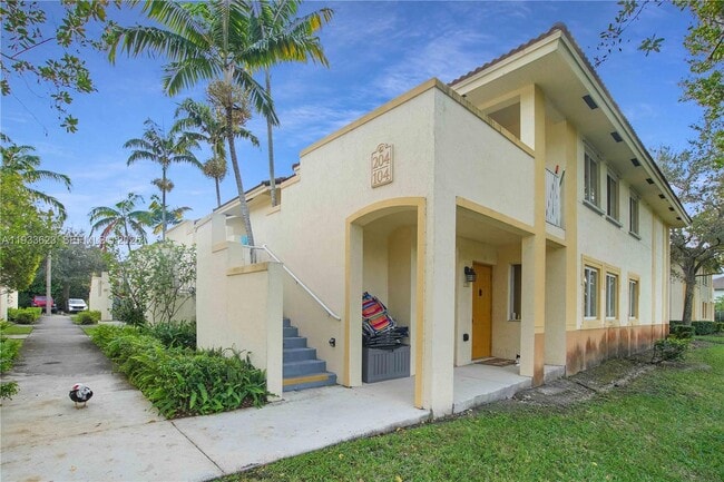 Building Photo - 6245 SW 47th Manor