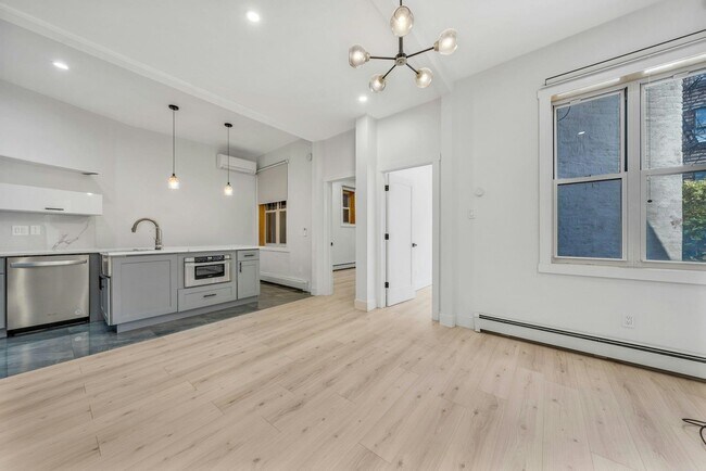 Building Photo - 202 48th St