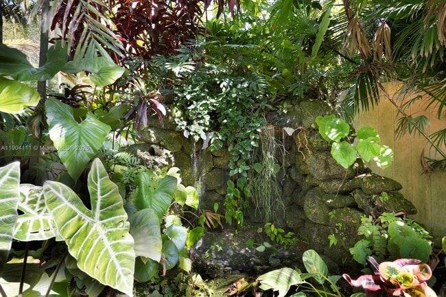 Building Photo - 1107 NE 118th St