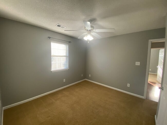 Building Photo - 221 Stirling Bridge Dr