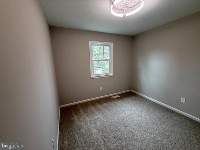 Building Photo - 4924 McFarland Dr