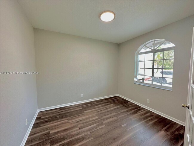 Building Photo - 7611 NW 99th Terrace