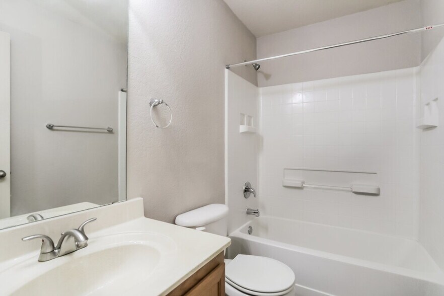 Building Photo - 549 Crystal Springs Dr